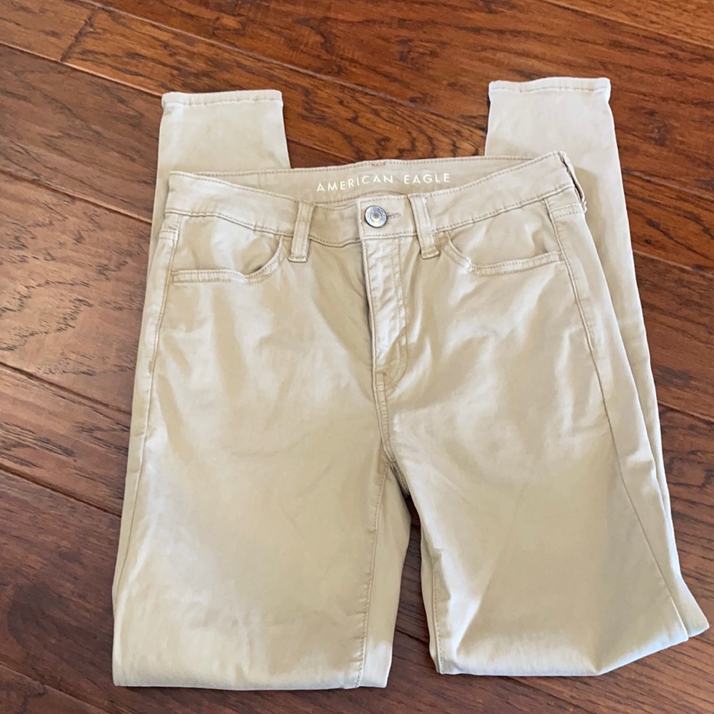 Like new American Eagle Hi Rise khaki Jeggings size 4